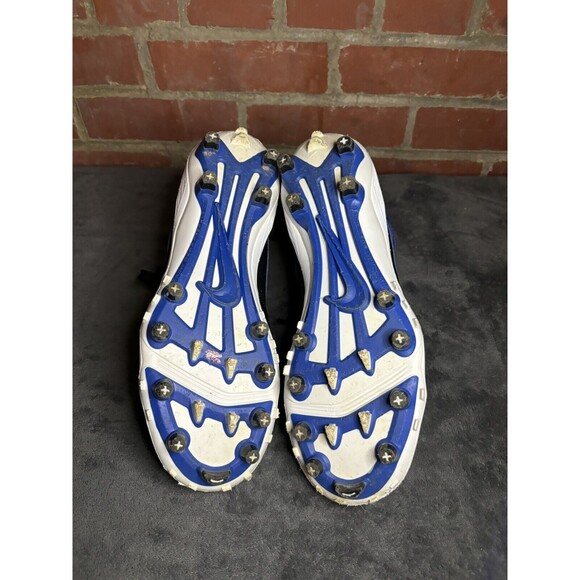 Athletic_Shoes